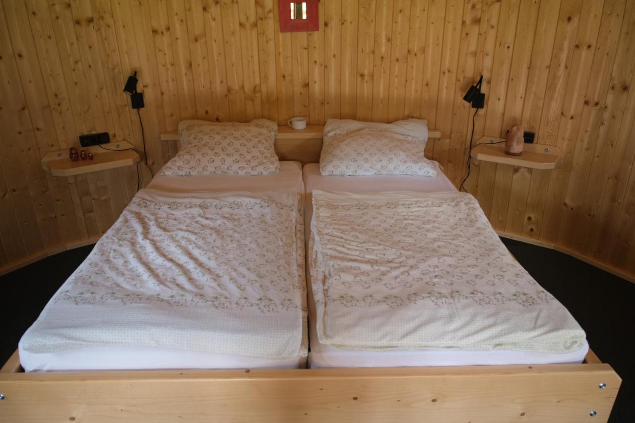Holzjurten By Julka - Self Checkin Villa Finkenstein am Faaker See Bagian luar foto