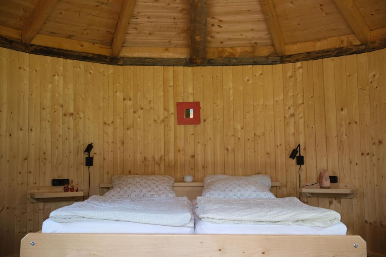 Holzjurten By Julka - Self Checkin Villa Finkenstein am Faaker See Bagian luar foto